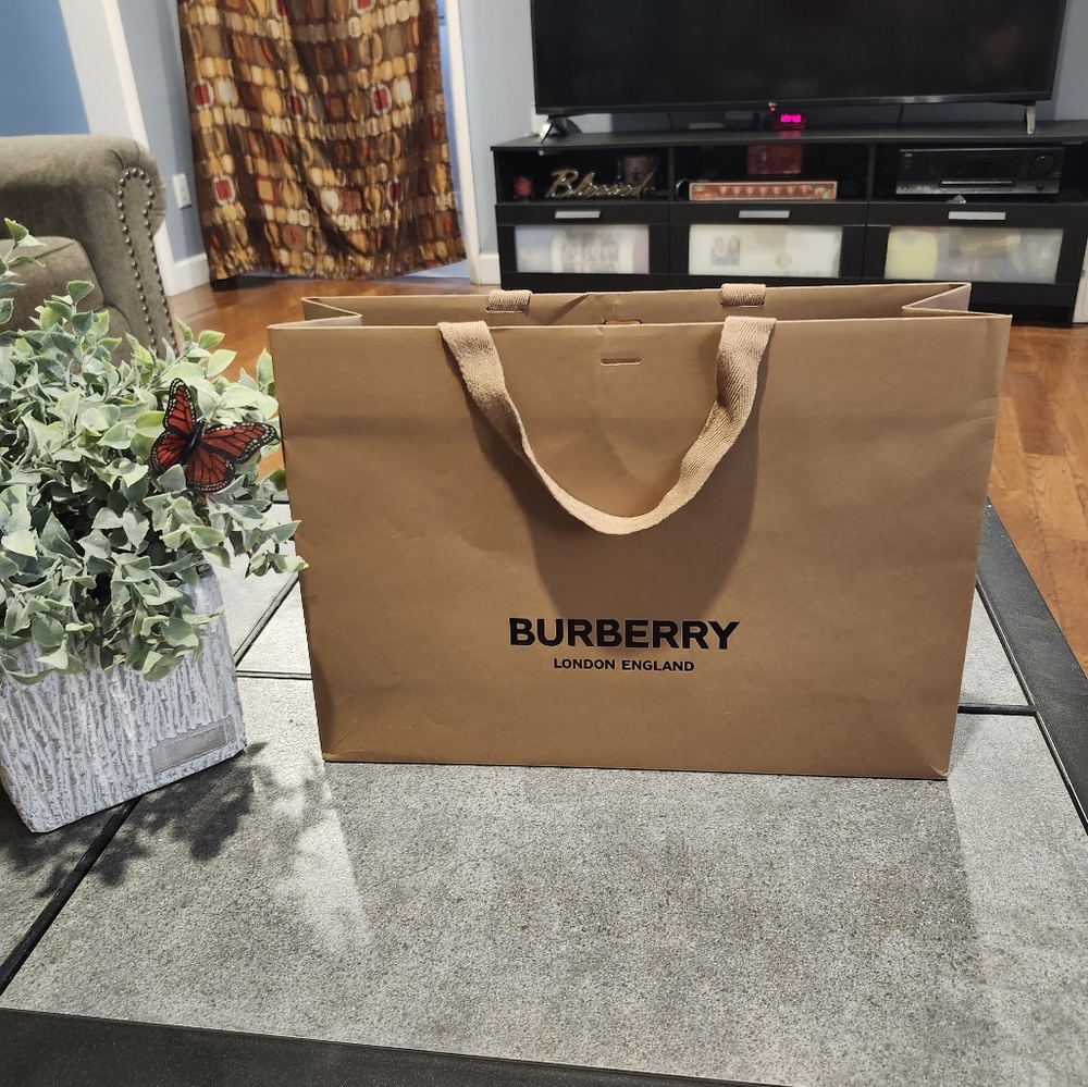 BURBERRY GIFT BAG